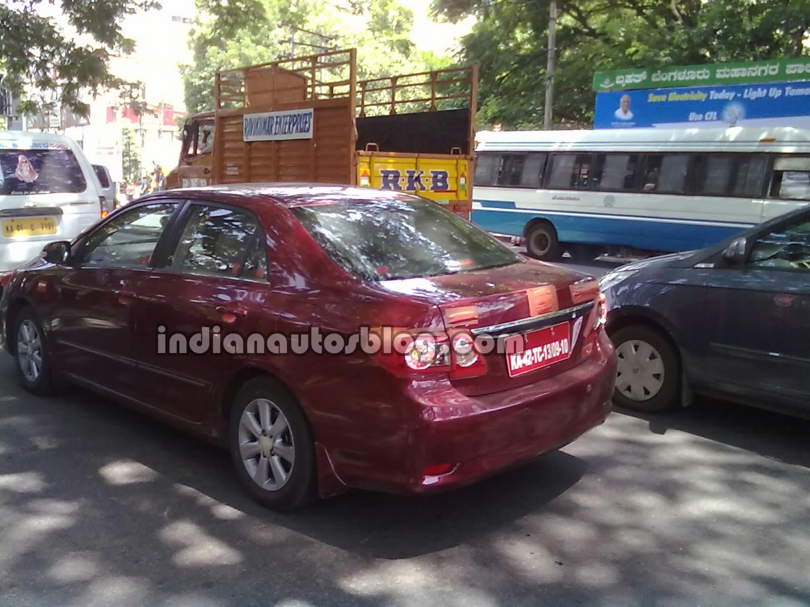 Toyota-Corolla-Altis-facelift-India-spied-1
