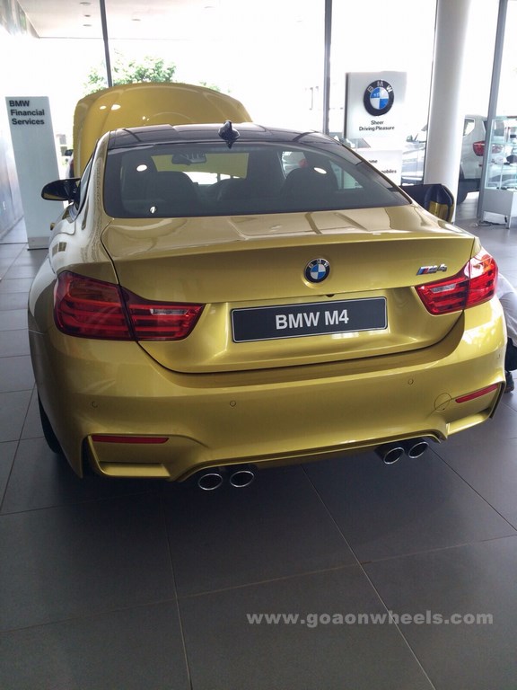 BMW M4 Coupe (2)