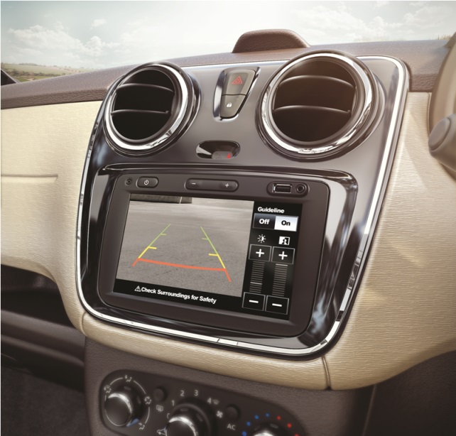 renault-lodgy-stepway-media-nav-system-with-rear-view-camera-display