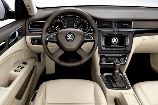 Skoda-Superb-FL-2[3]